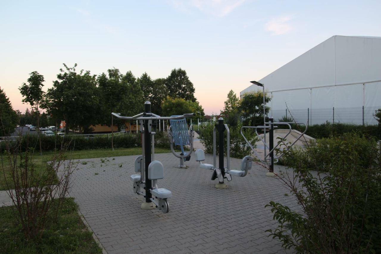 Apartment With Swing Heviz Exterior photo